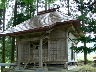 関川村鍬江沢の大山祇神社拝殿
