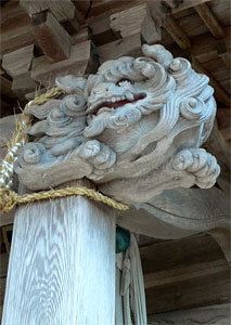 南赤谷の素盞嗚神社拝殿向拝彫刻