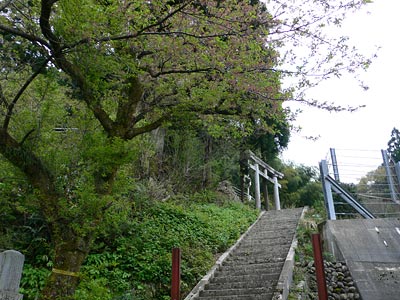関川村湯沢の神明社鳥居