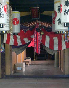綱木の七社神社拝殿内部