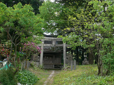 阿賀町新谷の熊野神社鳥居