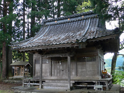 阿賀町新谷の熊野神社社殿