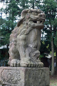 新谷の熊野神社狛犬（阿像）