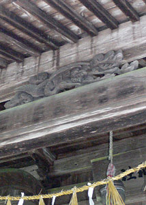 阿賀町五十沢の若宮八幡神社拝殿彫刻