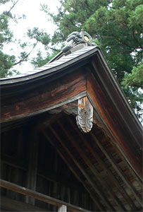 水沢の諏訪神社拝殿屋根