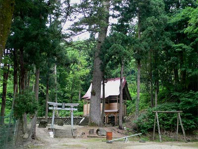 旧栃尾市大川戸の巣守神社