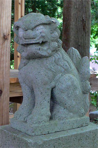 松尾の医王神社狛犬（阿像）