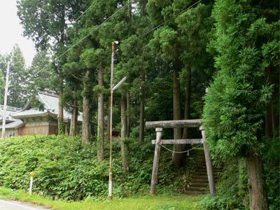 朝日村笹平の長津八幡神社