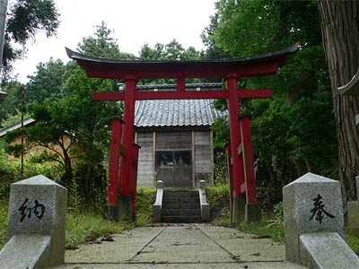 寺泊硲田の国常立神社社殿正面