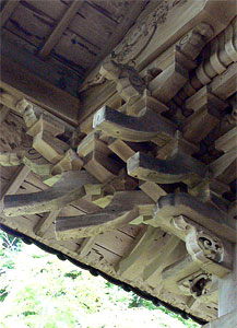 石井神社本殿の細部