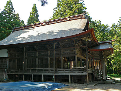 関山神社社殿（側面）