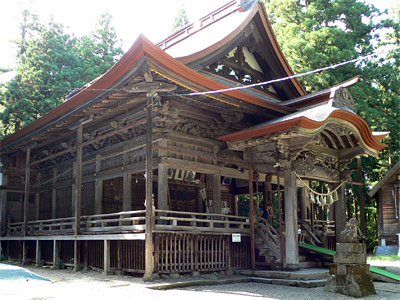 関山神社拝殿