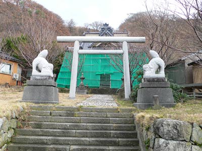 佐渡市北川内の熊野神社正面