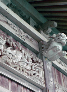 佐渡市北川内の熊野神社拝殿装飾