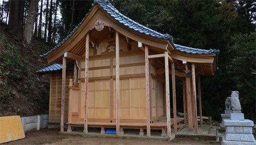 燕市中島の熊野三社社殿