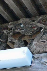 与板八坂神社社殿の彫刻