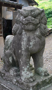 蒲萄の河内神社狛犬（吽像）