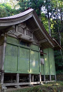 田沢熊野神社社殿側面