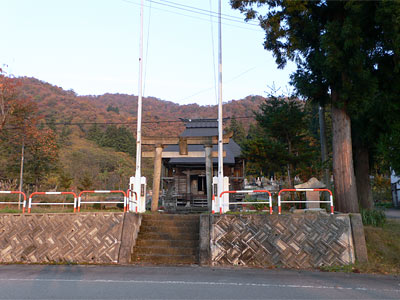 守門村渋川の守門神社