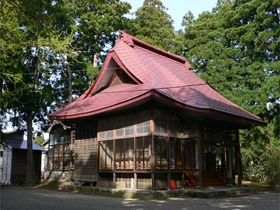高柳町岡野町の黒姫神社社殿全景