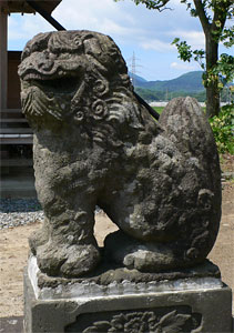 寺泊川崎の八幡宮社狛犬（阿吽像）