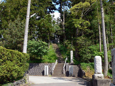 寺泊戸崎の諏訪神社参道入口