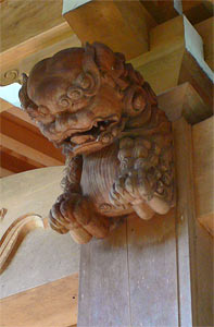 寺泊戸崎の諏訪神社拝殿木鼻