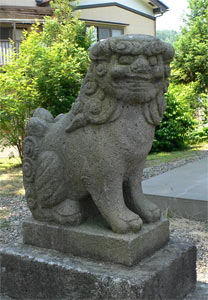 加茂市神明町の神明社境内狛犬（吽像）