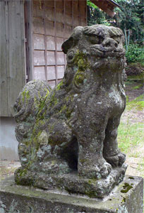 寺泊田尻の田尻神社狛犬（吽像）