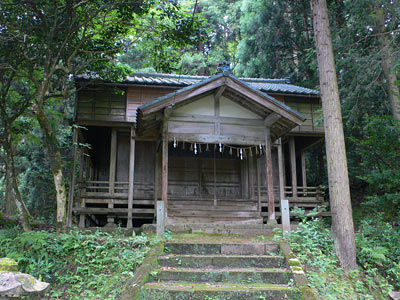 寺泊入軽井の軽井郷神社拝殿