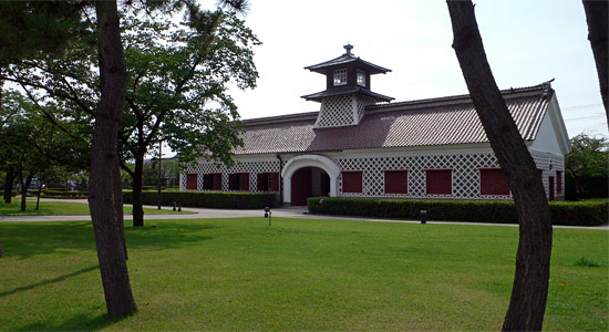 新潟税関庁舎