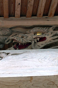 刈羽村枯木の明神社拝殿の細部