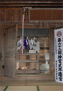 小手茂の白山神社社殿内部
