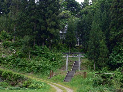関川村安角の山神社鳥居