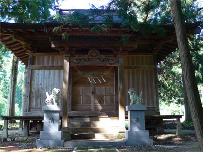 村上市中継の川内神社社殿