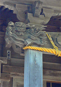 糸魚川市田伏奴奈川神社拝殿向拝木鼻（左）