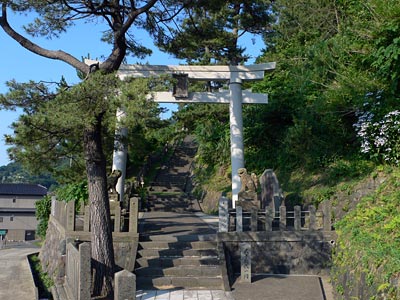 名立大町の江野神社一の鳥居