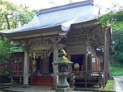 名立大町の江野神社拝殿