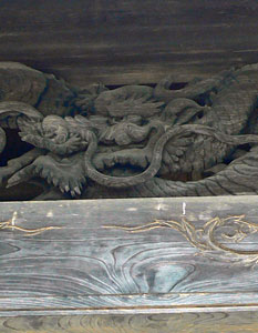 津南町中深見の上方神社向背の龍彫刻
