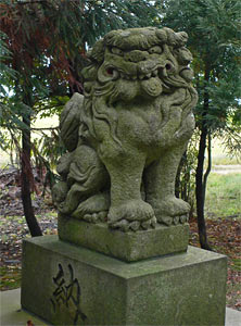 赤沼の諏訪神社狛犬（吽像）