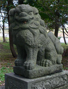 中之島町野口の諏訪神社狛犬（阿像）
