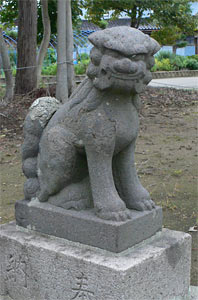 中之島町猫興野の諏訪神社狛犬（吽像）