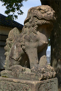 小須戸の北山神社狛犬（吽像）