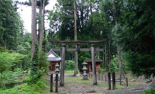 村上市上野の若宮八幡神社社頭