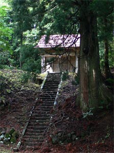 清里村赤池の諏訪神社社殿