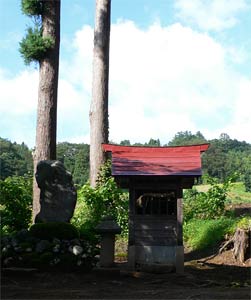 清里村東戸野の諏訪神社境内
