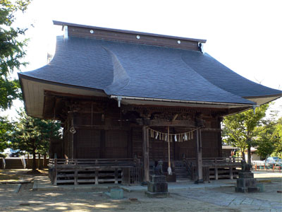和納の三社神社社殿