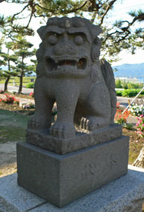 西蒲区高橋の高橋神社狛犬（吽像）