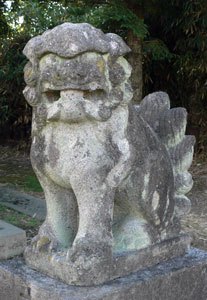 下和納の下和納神社境内狛犬（阿型）