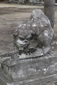 平瀬の伊豆神社狛犬（吽像）